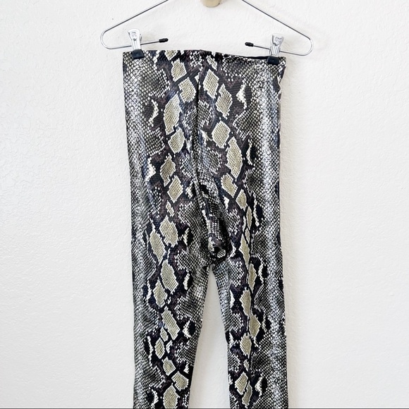 NEW Commando Faux Animal Legging with Control Olive Snake - Picture 14 of 14